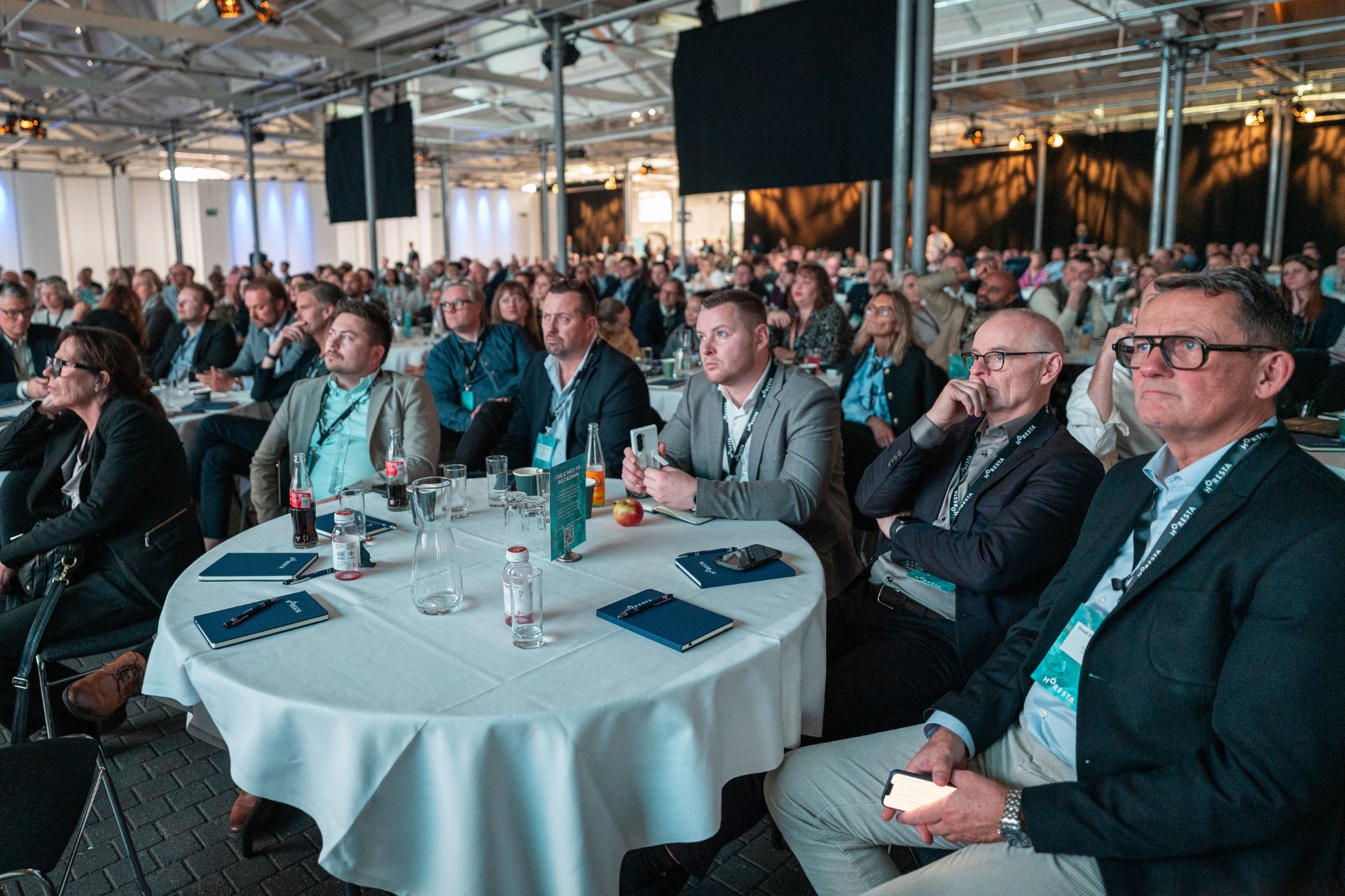 Deltagerne lytter til de inspirerende indlæg. Foto: Arek Pedersen